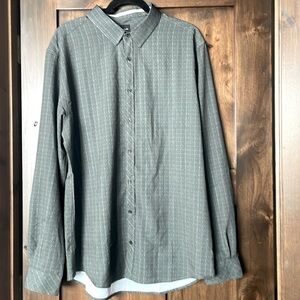 Men’s gray button down size XL. NWT